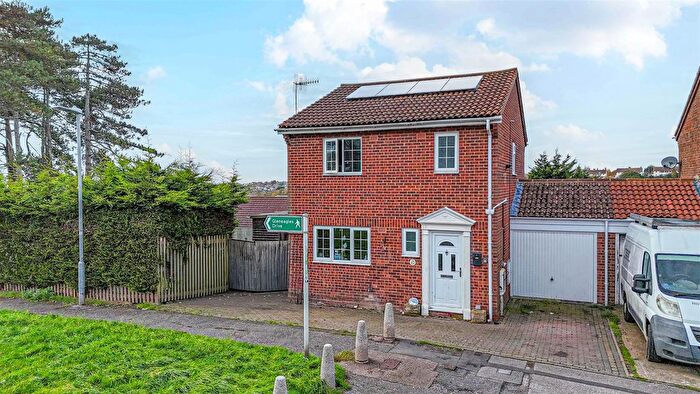 3 Bedroom Link Detached House For Sale In Sandwich Drive, St. Leonards-On-Sea, TN38