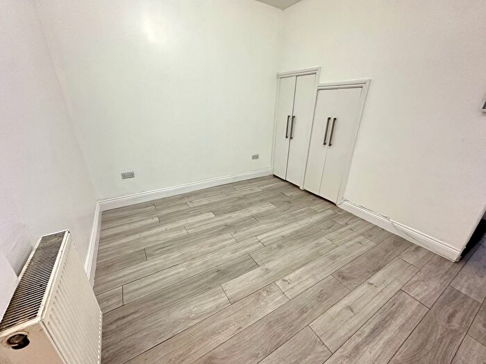 2 Bedroom Terraced House To Rent In Tentelow Lane, Southall, UB2