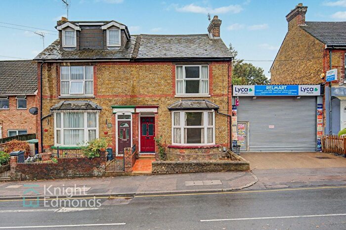 3 Bedroom Semi-Detached House For Sale In Tonbridge Road, Maidstone, ME16
