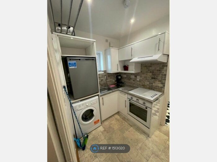 1 Bedroom Flat To Rent In Railway Road, Leigh, WN7