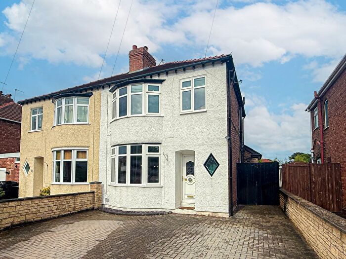 3 Bedroom Semi-Detached House For Sale In Crosthwaite Avenue, Wirral, CH62