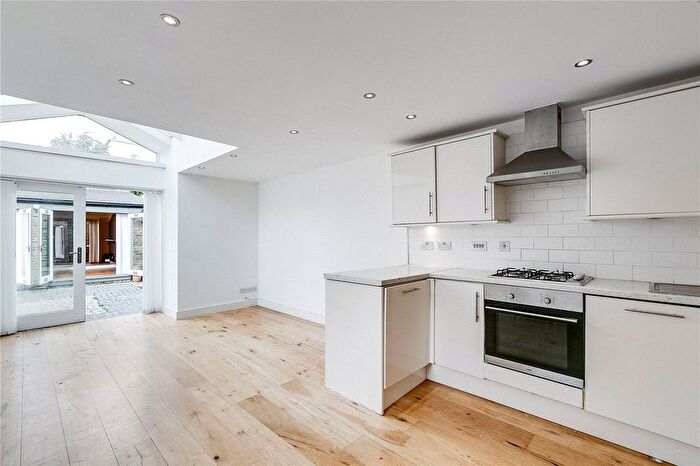 2 Bedroom Semi-Detached House To Rent In Chiswick, Chiswick, W4