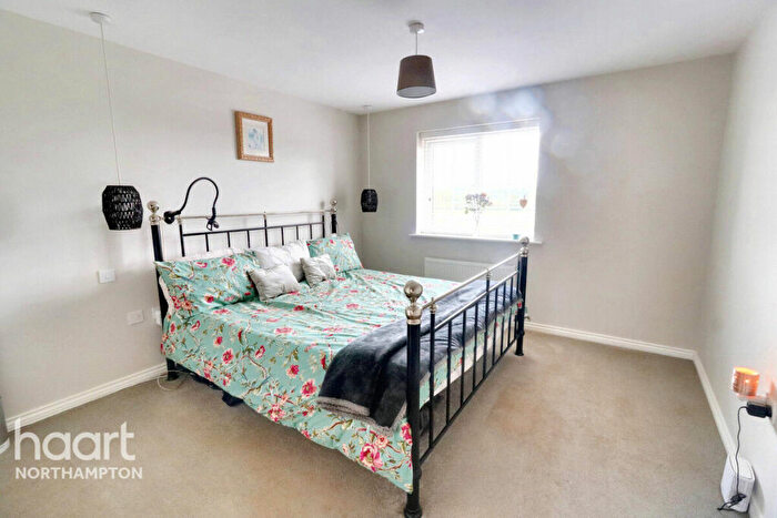5 Bedroom Detached House For Sale In Eider Close, Northampton, NN4