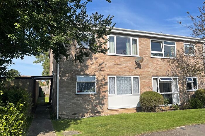 2 Bedroom Flat For Sale In Pym Walk, Thame, OX9