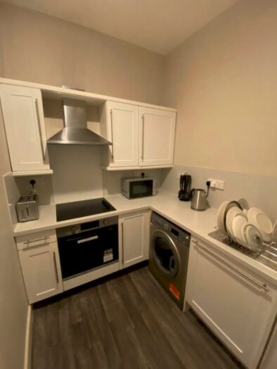 4 Bedroom Flat To Rent In Murieston Crescent, Dalry, Edinburgh, EH11