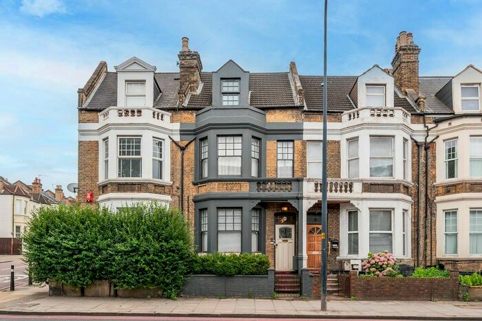 2 Bedroom Flat For Sale In Lee High Road, Lewisham, London, SE13
