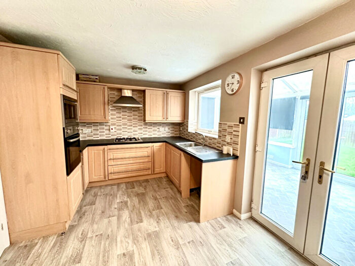 3 Bedroom Semi-Detached House For Sale In Falcon Close, Doncaster, DN6