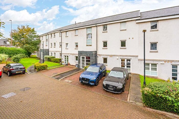 2 Bedroom Flat To Rent In Chesser Crescent, Chesser, Edinburgh, EH14