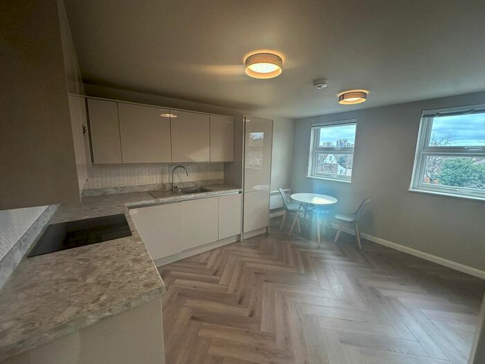 2 Bedroom Flat To Rent In High Road, London, N22