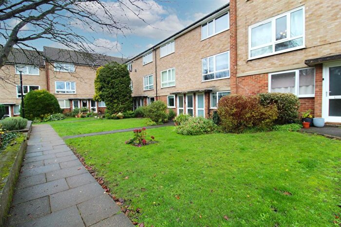 2 Bedroom Flat To Rent In Langley Park Road, Sutton, SM2