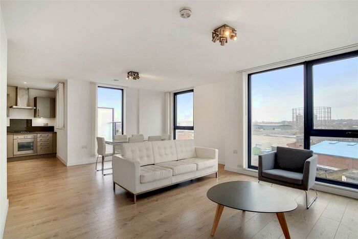 3 Bedroom Apartment To Rent In Rotherhithe New Road London, SE16