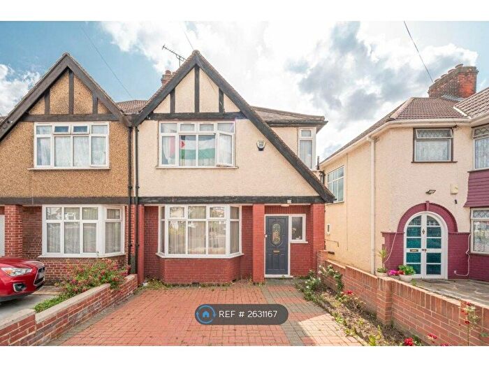 3 Bedroom Semi-Detached House To Rent In Lynton Avenue, London, NW9