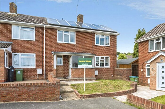 3 Bedroom End Of Terrace House For Sale In Gerard Crescent, Southampton, Hampshire, SO19