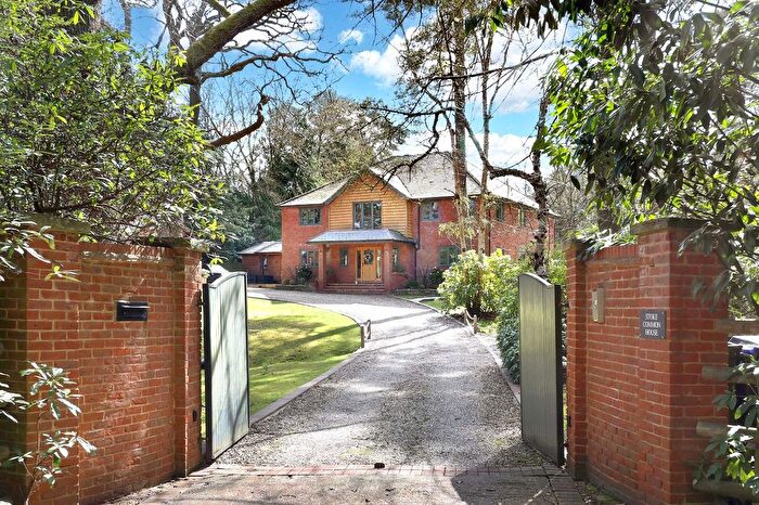 5 Bedroom Country House For Sale In Stoke Common Road, Fulmer, Bucks, SL3