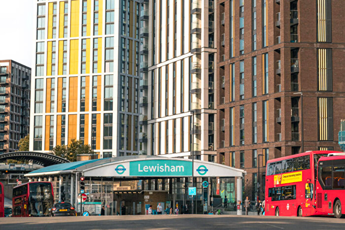 2 Bedroom Apartment To Rent In Gateman House, SE13