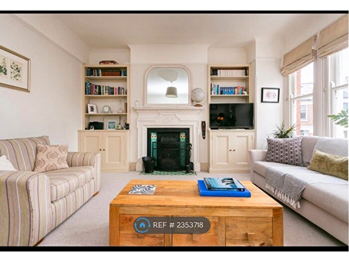2 Bedroom Flat To Rent In Harborough Road, London, SW16