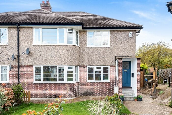 2 Bedroom Maisonette To Rent In Hambledon Gardens, London, SE25