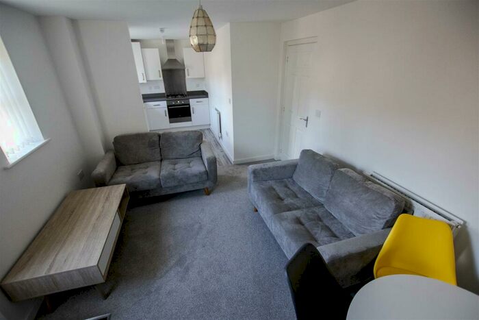2 Bedroom Flat To Rent In Escelie Way, Birmingham, B29