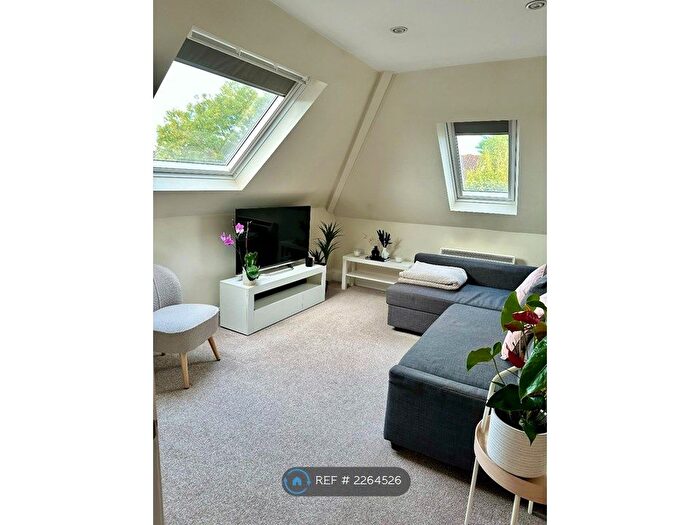 1 Bedroom Flat To Rent In Waddon Court Road, Croydon, CR0