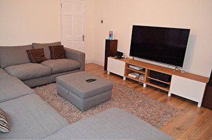 4 Bedroom Property To Rent In Palmers Green, Palmers Green, N13