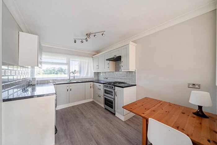 1 Bedroom Flat To Rent In Eden Park Avenue, Beckenham, BR3