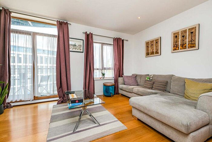 2 Bedroom Flat For Sale In Trinity Gate, Epsom Road, Guildford, Surrey, GU1