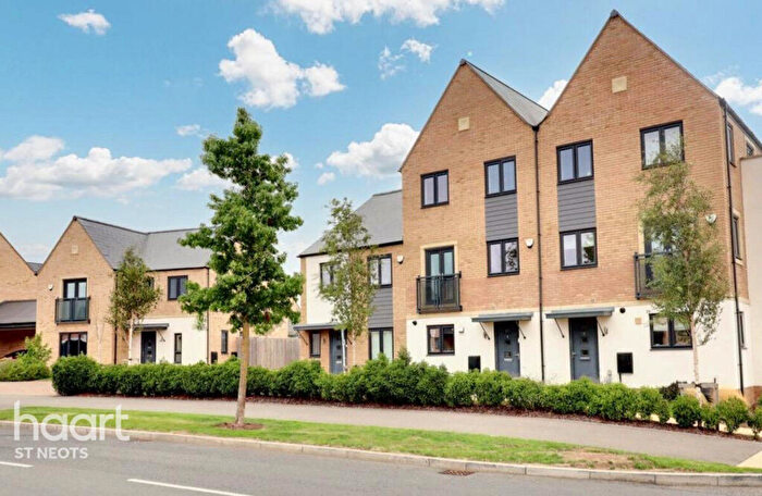 3 Bedroom Terraced House For Sale In Pelham Road, St.Neots, PE19