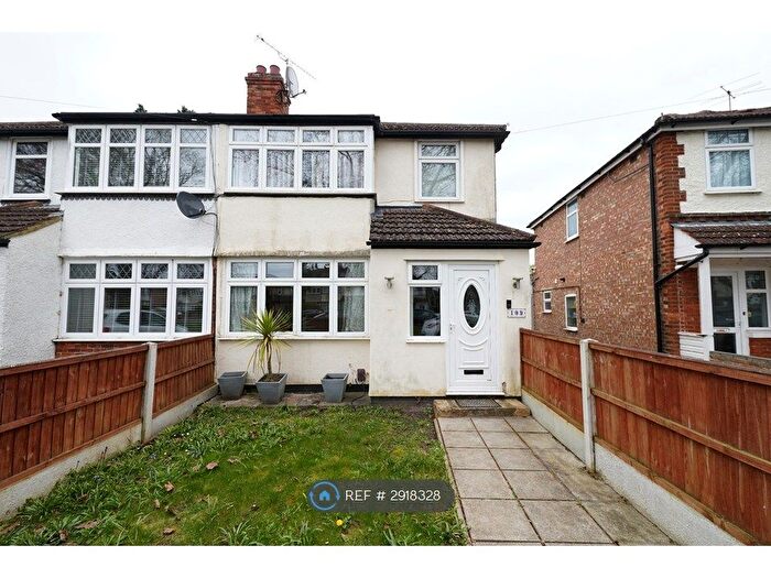 4 Bedroom Detached House To Rent In Strodes Crescent, Staines-Upon-Thames, TW18