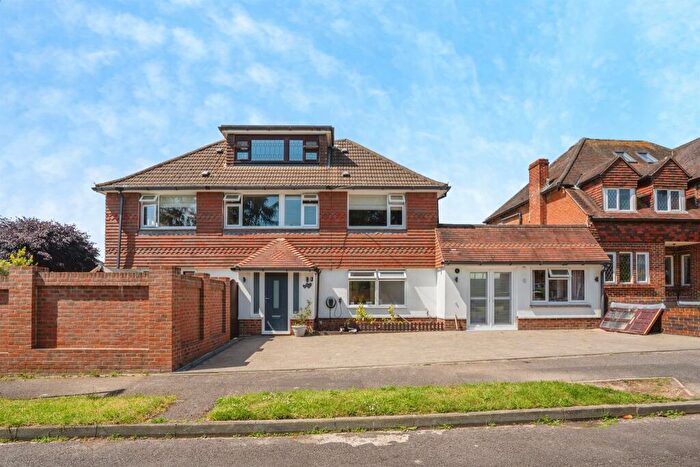 4 Bedroom Semi-Detached House For Sale In Roman Way, Havant, PO9
