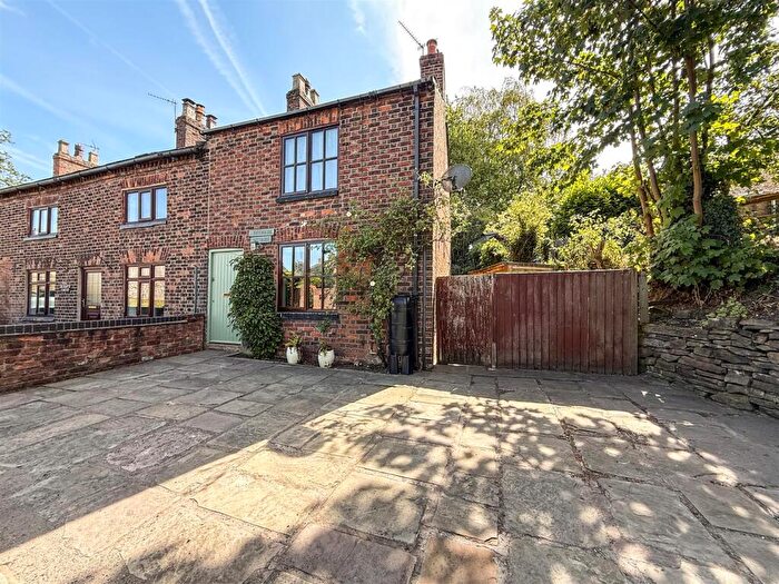 2 Bedroom End Of Terrace House For Sale In Macclesfield Road, Eaton, Congleton, CW12
