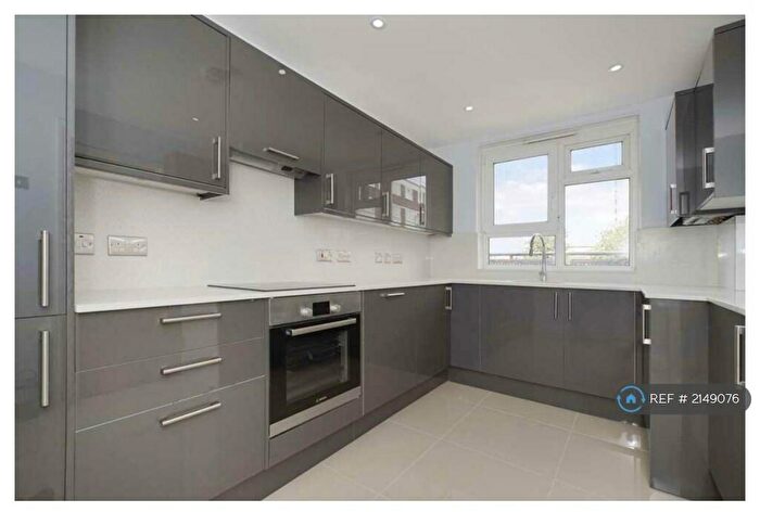 3 Bedroom Maisonette To Rent In Fellows Court, London, E2