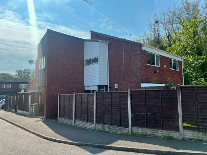 3 Bedroom House To Rent In Pembridge Close, Redditch, B98