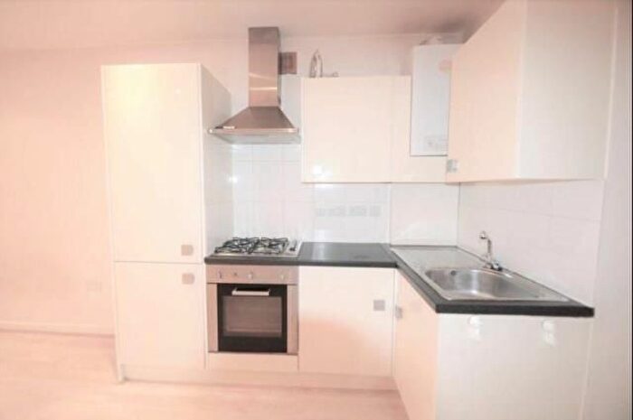 Studio To Rent In B Finchley Road, London, NW11