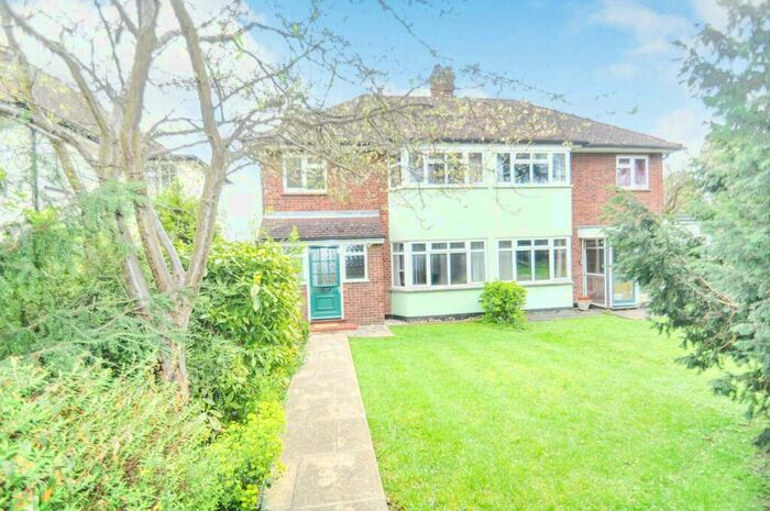 3 Bedroom Semi-Detached House To Rent In Broomfield Road, Chelmsford, CM1