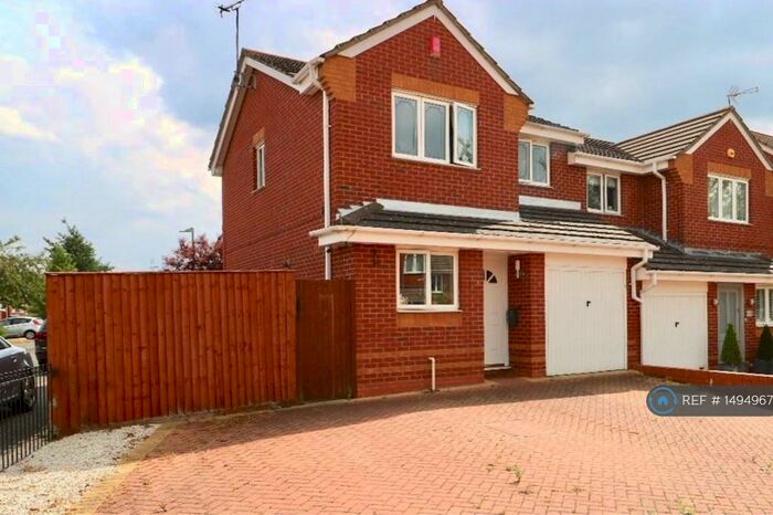 3 Bedroom Semi-Detached House To Rent In Jack Cade Way, Warwick, CV34
