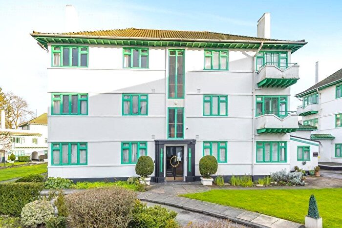 2 Bedroom Flat To Rent In Elm Park Road, Harrow, HA5