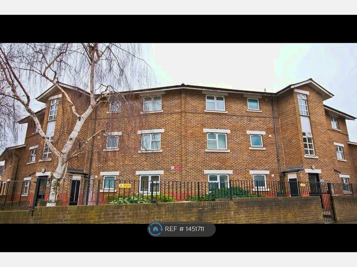 1 Bedroom Flat To Rent In Brook Drive, Kennington, SE11