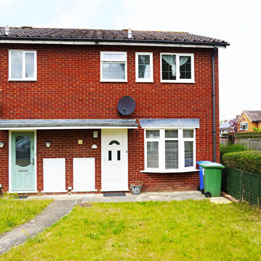 3 Bedroom End Of Terrace House To Rent In St. Anthonys Close, Bracknell, RG42