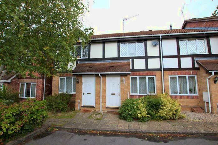 2 Bedroom Terraced House To Rent In Knaphill, GU21