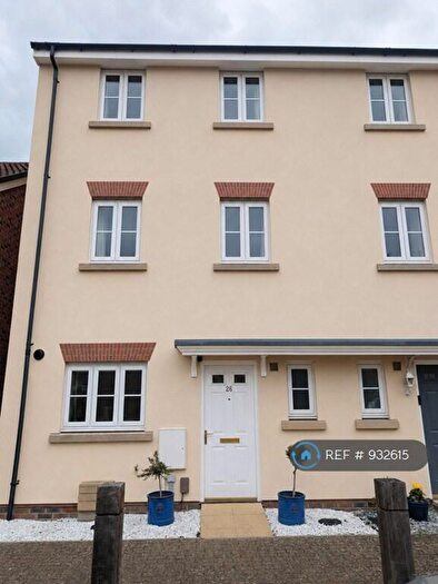 4 Bedroom Semi-Detached House To Rent In Cricketers Close, Swindon, SN4