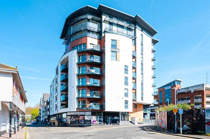 2 Bedroom Flat For Sale In Water Lane, Kingston, Kingston Upon Thames, KT1