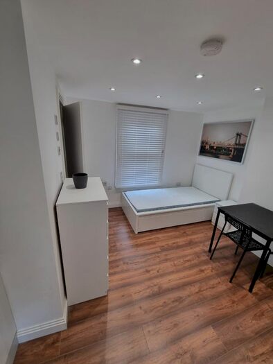 4 Bedroom Flat To Rent In Hadham Road, Bishop's Stortford, CM23