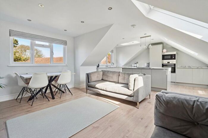 3 Bedroom Maisonette For Sale In Pinewood Green, Iver Heath, SL0