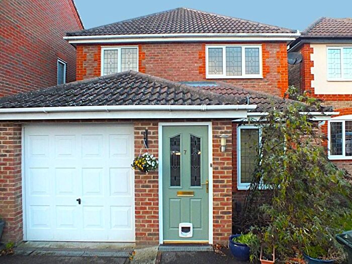 3 Bedroom Detached House To Rent In Remus Close, Kingsnorth, TN23