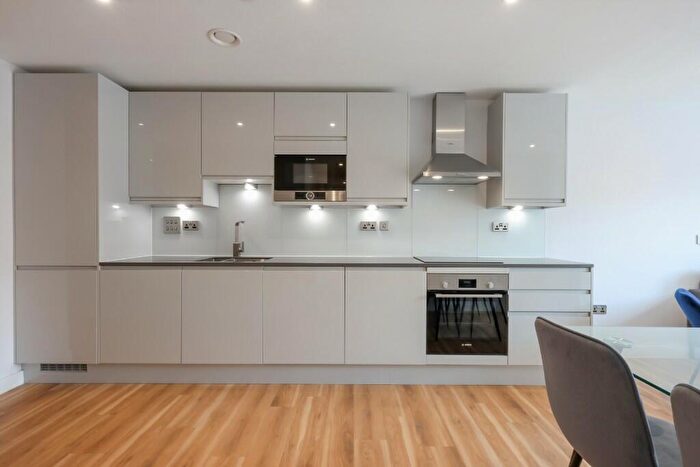 2 Bedroom Apartment To Rent In Castle Park View, Bristol, BS2