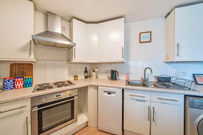 1 Bedroom Flat For Sale In Consort Road, Peckham, SE15