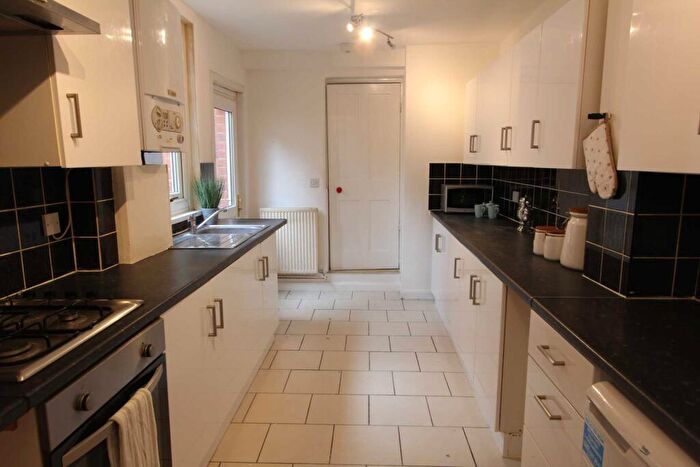 6 Bedroom Terraced House To Rent In Grange Avenue, Uni Area, RG6