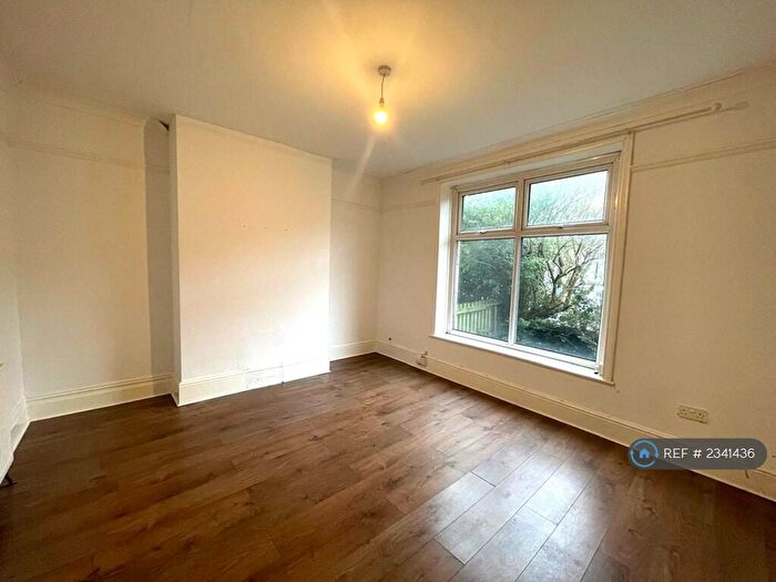 2 Bedroom Semi-Detached House To Rent In Sufton Street, Huddersfield, HD2