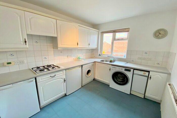 2 Bedroom Maisonette To Rent In Blaby Road, Wigston, LE18