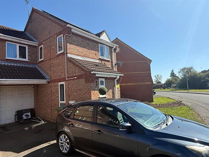 3 Bedroom Semi Detached House For Sale In Heron Park, Parnwell, Peterborough, PE1